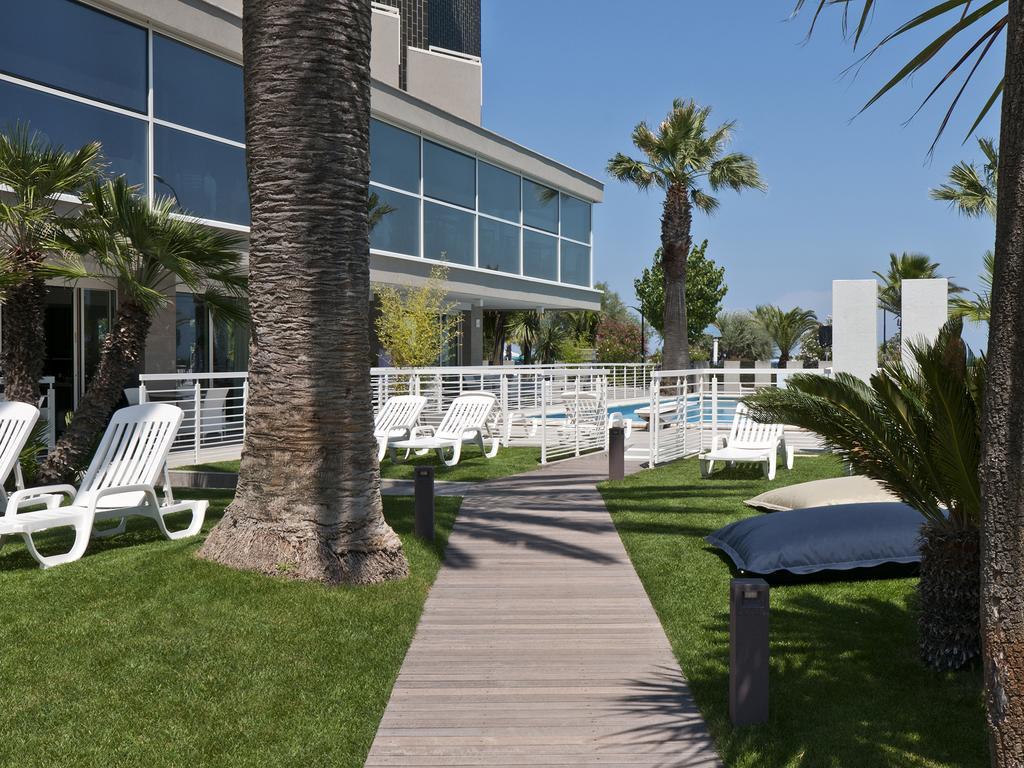 Hotel Eden Alba Adriatica Exterior photo