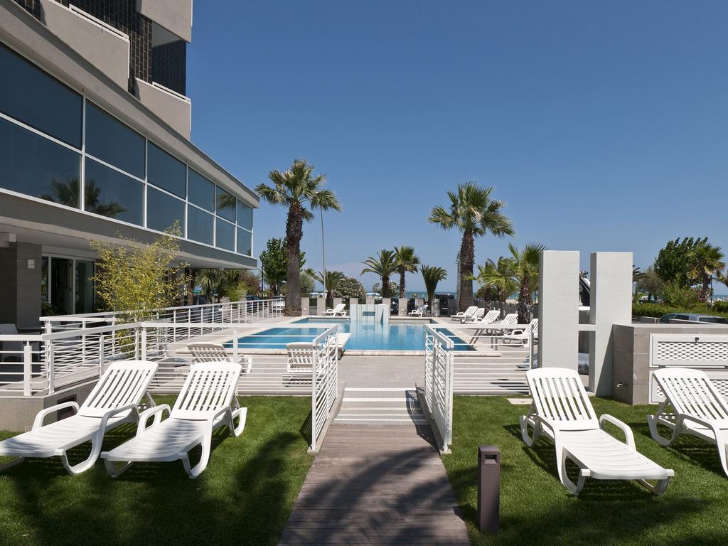 Hotel Eden Alba Adriatica Exterior photo